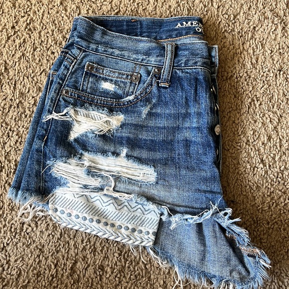 American Eagle Shorts Size 2 - Picture 2 of 4